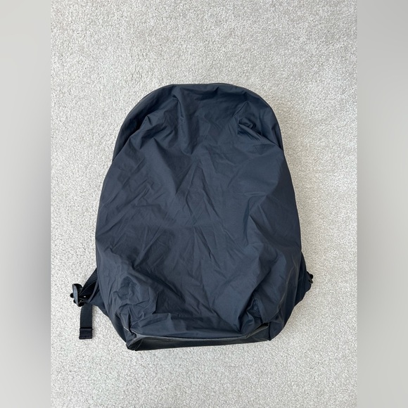 Lululemon Surge Run Backpack II *16L - Picture 2 of 14